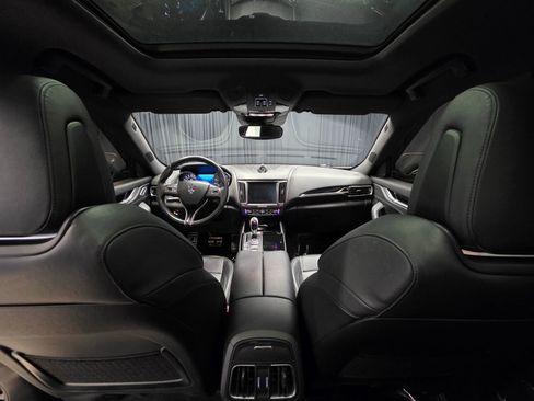 Used 2018 Maserati Levante GranSport image 2