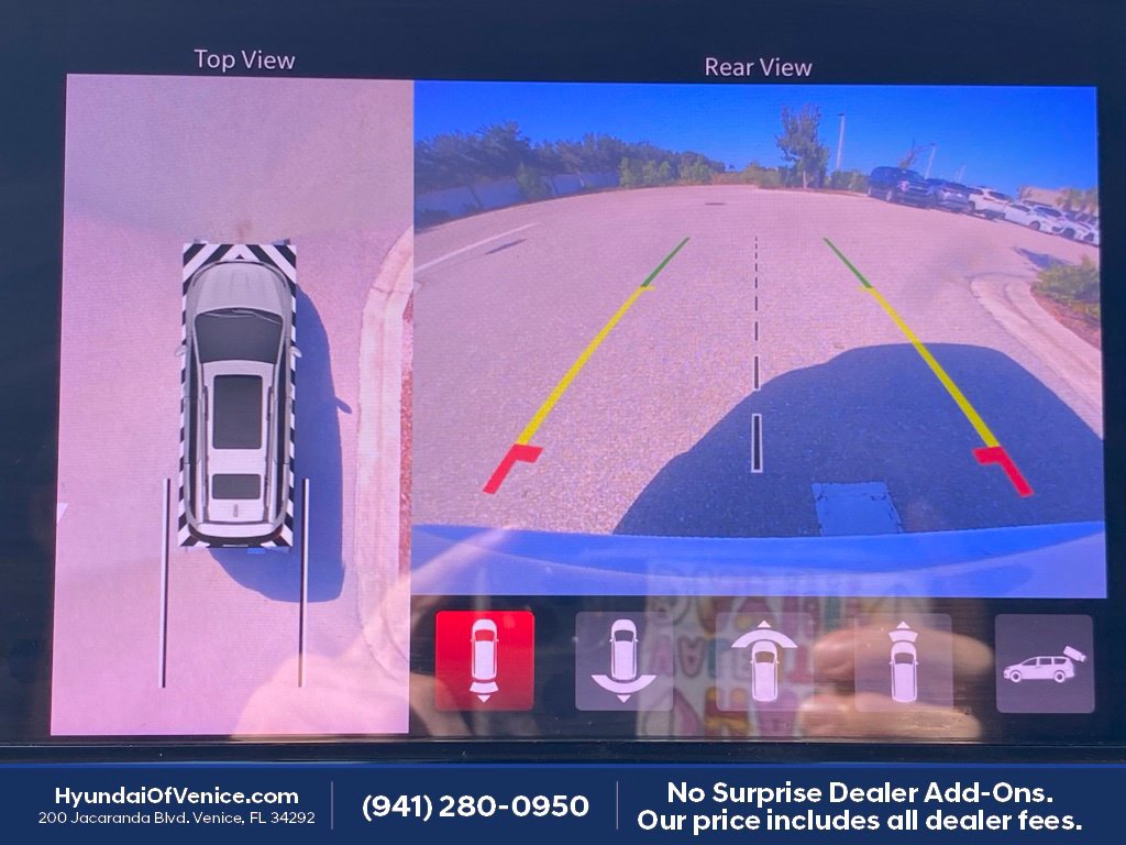 Used 2022 Chrysler Pacifica Touring-L w/ Uconnect Theater Family Group FWD image 6