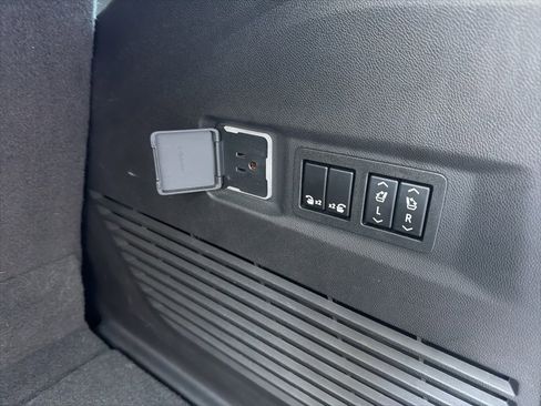 Used 2022 GMC Yukon AT4 w/ Max Trailering Package image 15