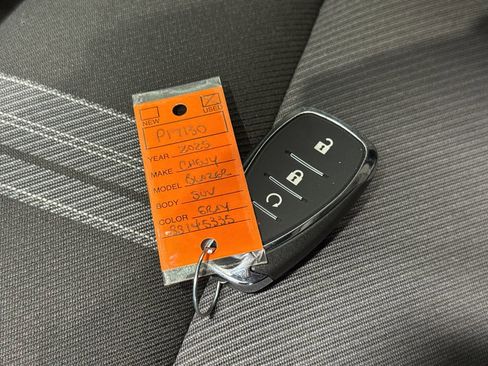 Used 2025 Chevrolet Blazer LT image 40