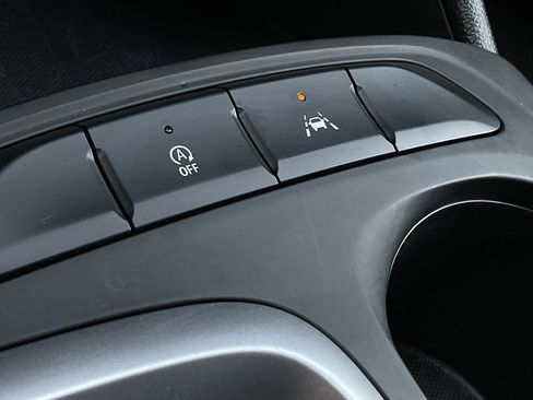 Used 2025 Buick Envista Preferred image 34