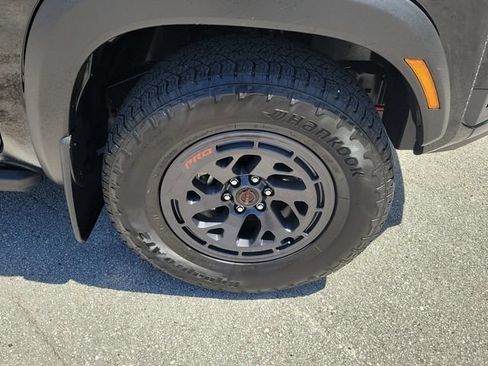 Certified 2025 Nissan Frontier PRO-4X w/ Tow Package AWD/4WD image 7