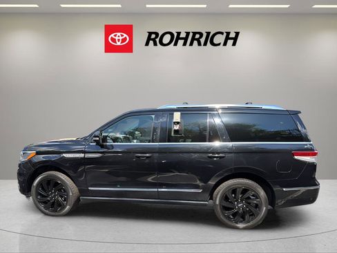 Used 2023 Lincoln Navigator Reserve AWD/4WD image 9