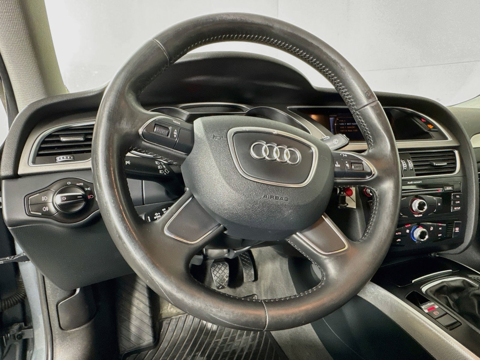 Used 2013 Audi A4 2.0T Premium w/ Convenience Pkg AWD/4WD image 22