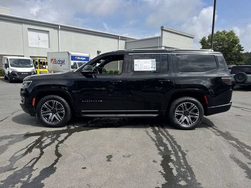 Used 2024 Jeep Wagoneer Series II w/ Flexible Seating Group AWD/4WD image 10