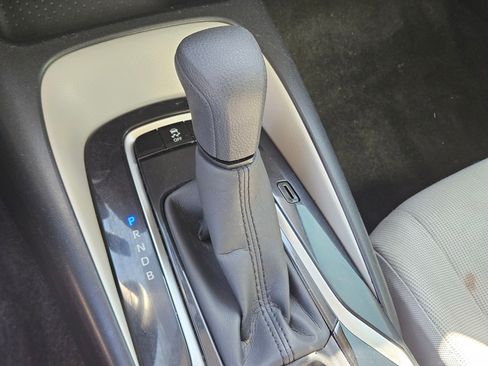 Used 2020 Toyota Corolla LE w/ Carpet Mat Package (TMS) FWD image 25
