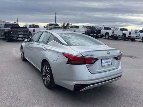 Used 2024 Nissan Altima 2.5 SV FWD image 10
