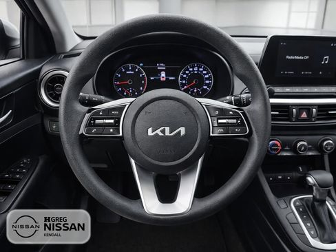 Used 2023 Kia Forte LXS FWD image 9