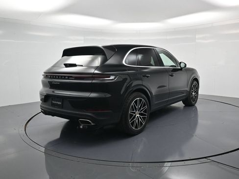 Certified 2026 Porsche Cayenne AWD/4WD image 30
