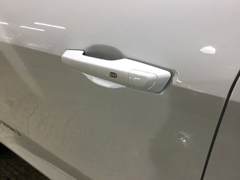 New 2026 GMC Acadia Elevation image 12