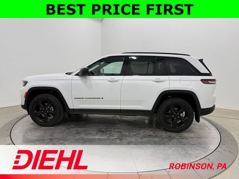 New 2025 Jeep Grand Cherokee Altitude AWD/4WD image 4