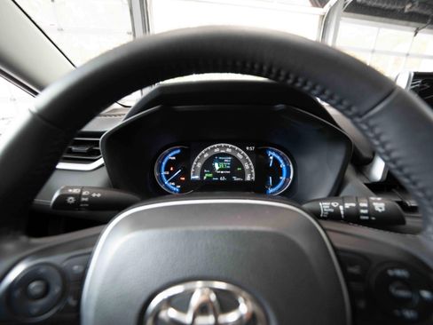 Certified 2025 Toyota RAV4 XLE w/ Convenience Package AWD/4WD image 16