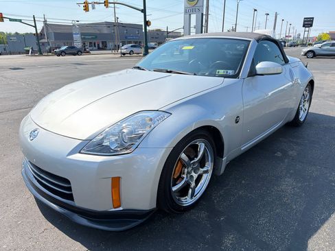 Used 2006 Nissan 350Z Grand Touring RWD image 20