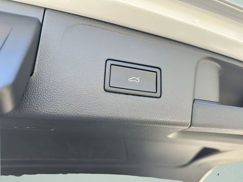 New 2026 Volkswagen Atlas SE image 26