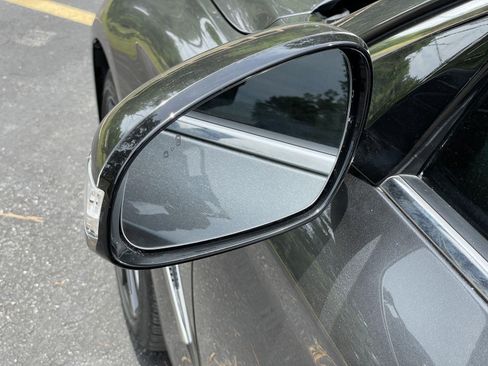 Used 2020 Genesis G70 2.0T RWD image 38