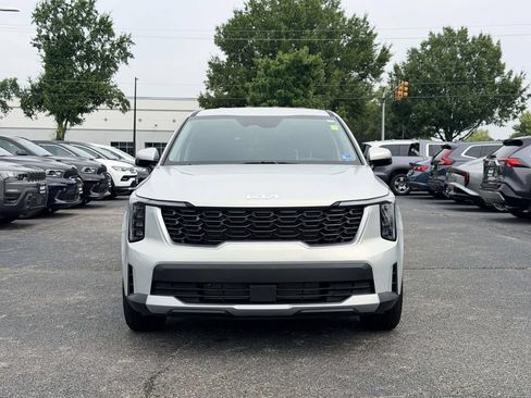 Used 2026 Kia Sorento LX FWD image 6