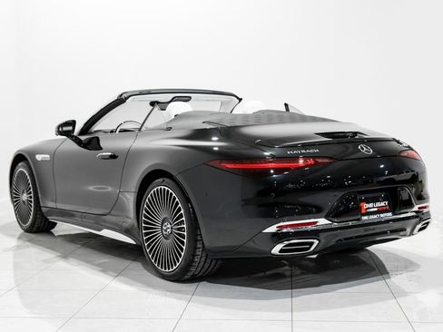 Used 2026 Mercedes-Benz Maybach SL 680 image 11