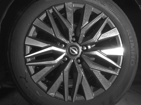 Used 2025 Nissan Altima 2.5 SV FWD image 14