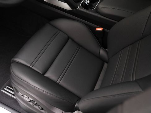 New 2026 Porsche Cayenne E-Hybrid Coupe image 16