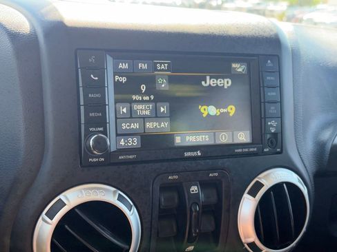 Used 2016 Jeep Wrangler Unlimited Sahara w/ Max Tow Package AWD/4WD image 16