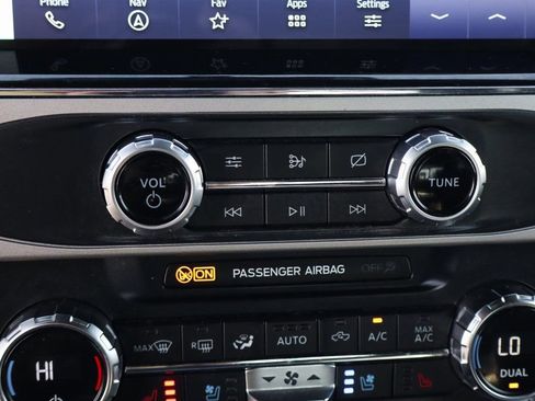 Used 2022 Ford F250 Lariat w/ Tremor Off-Road Package AWD/4WD image 42