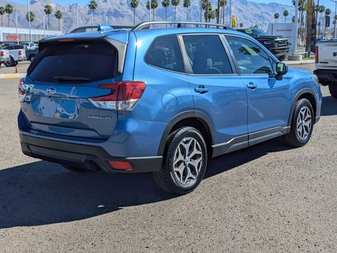 Used 2020 Subaru Forester Premium image 2