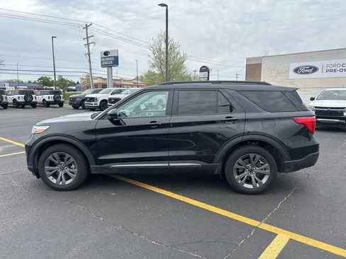 Used 2023 Ford Explorer XLT w/ Equipment Group 202A AWD/4WD image 8
