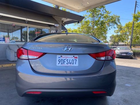 Used 2013 Hyundai Elantra GLS w/ Preferred Pkg FWD image 7