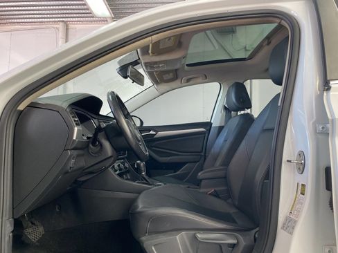 Used 2019 Volkswagen Jetta SE image 19