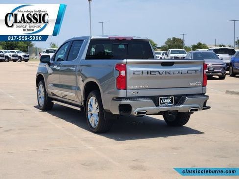 Used 2025 Chevrolet Silverado 1500 High Country AWD/4WD image 8