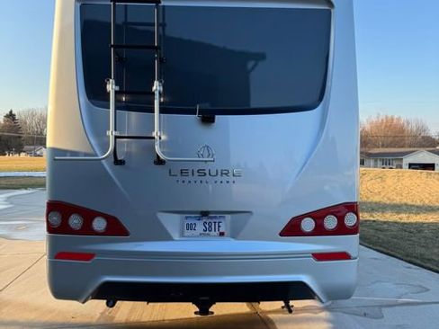 Used 2024 Mercedes-Benz Sprinter 3500 image 4