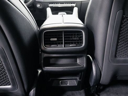 Used 2025 Mercedes-Benz GLE 450e 4MATIC w/ AMG Line Interior image 29