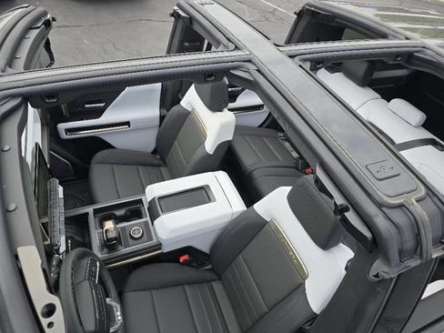 New 2025 GMC Hummer EV 2X image 5