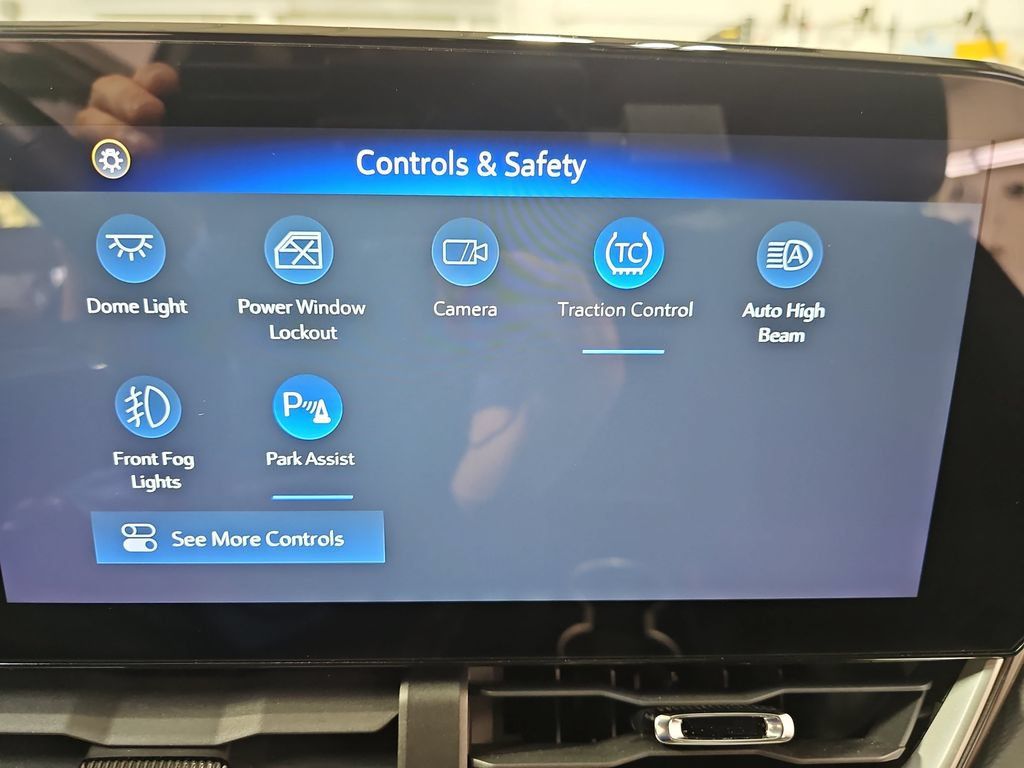 Certified 2025 Chevrolet Equinox LT w/ Safety and Technology Package AWD/4WD image 31