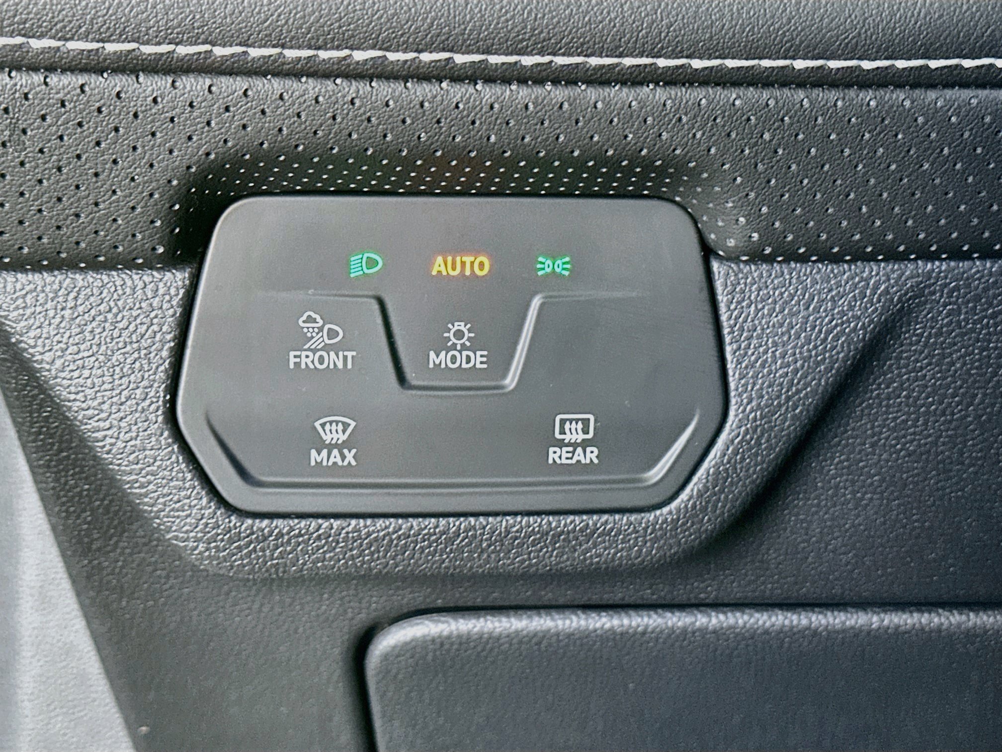 Used 2026 Volkswagen Atlas Cross Sport SE FWD image 17