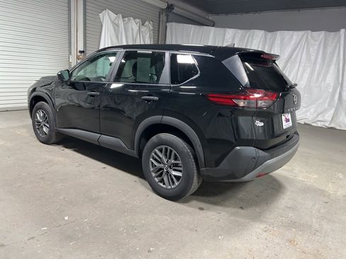 Used 2023 Nissan Rogue S image 5