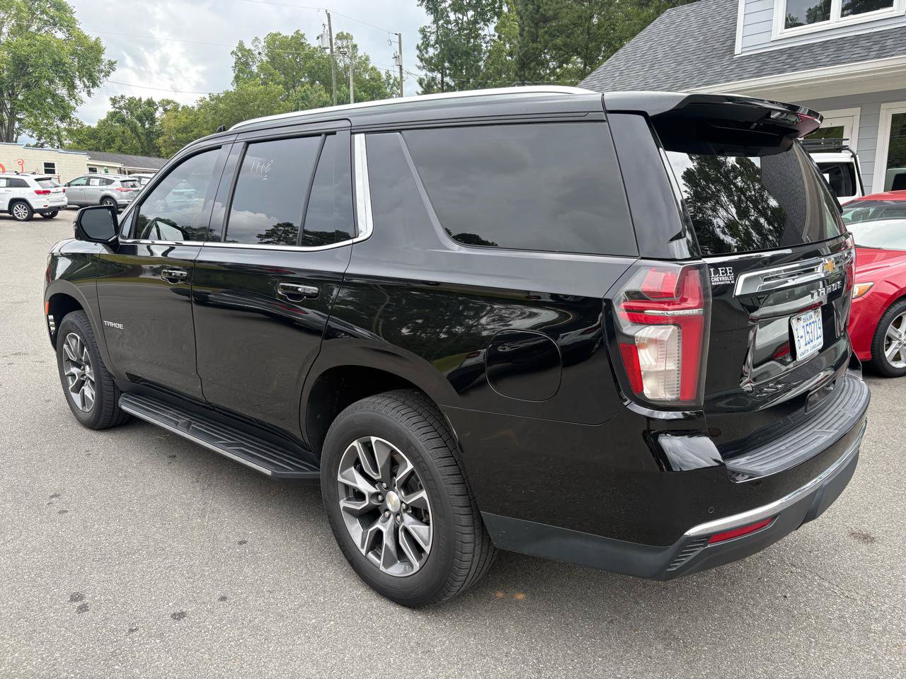 Used 2021 Chevrolet Tahoe LT w/ LT Signature Package RWD image 3