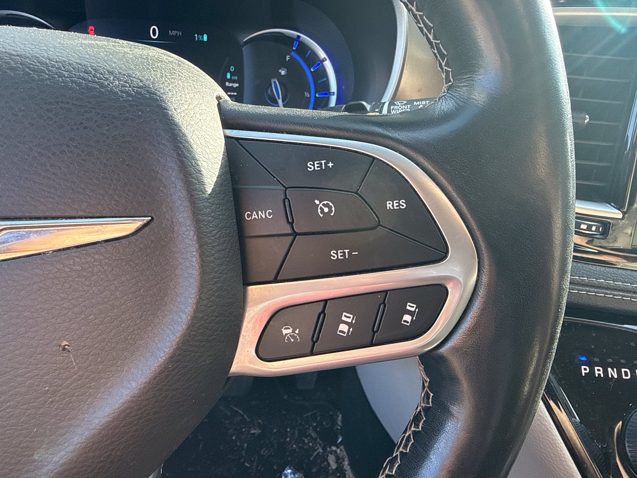 Used 2021 Chrysler Pacifica Touring-L FWD image 18