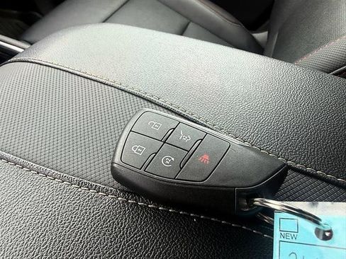 Used 2024 Chevrolet Traverse Z71 AWD/4WD image 42