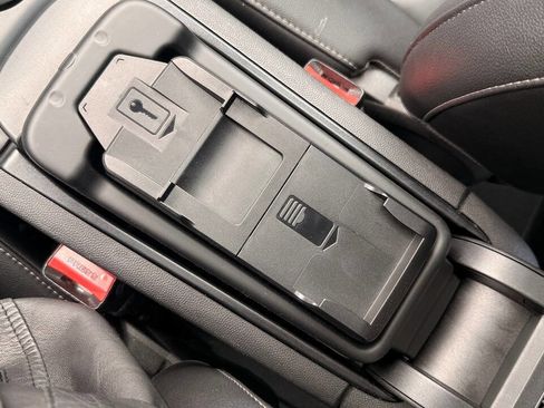 Used 2016 MINI Cooper Clubman image 40