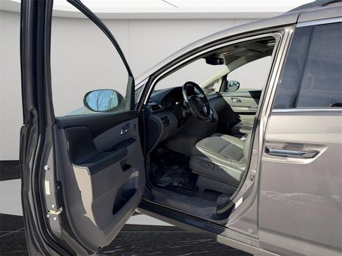 Used 2016 Honda Odyssey Touring image 11