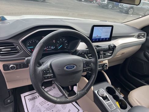 Used 2020 Ford Escape SEL image 10