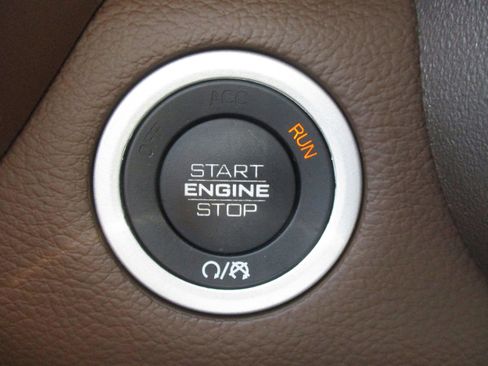 Used 2019 RAM 1500 Laramie image 24