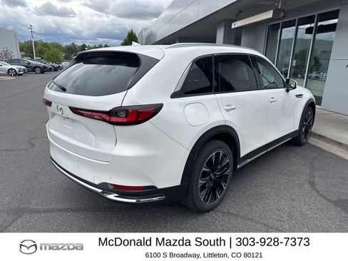 Used 2024 MAZDA CX-90 Plug-In Hybrid w/ Premium Pkg AWD/4WD image 4