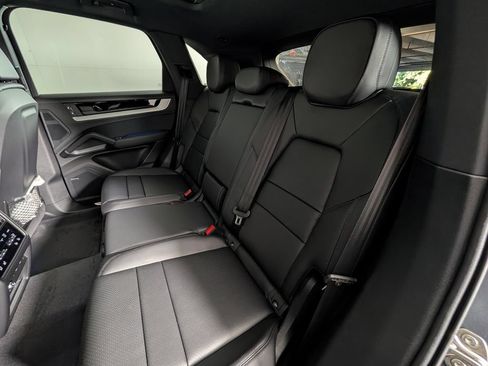 New 2026 Porsche Cayenne E-Hybrid AWD/4WD image 24