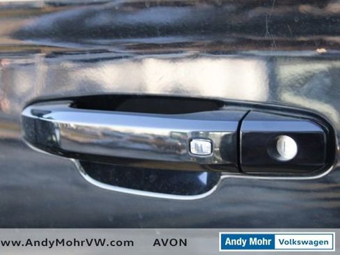 Used 2016 GMC Yukon SLT w/ Open Road Package image 18