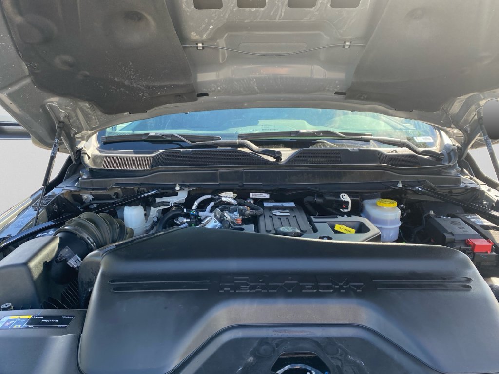 Used 2026 RAM 3500 Laramie AWD/4WD image 27