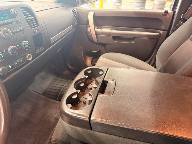 Used 2010 GMC Sierra 1500 SLE w/ Power Pack Plus AWD/4WD image 16