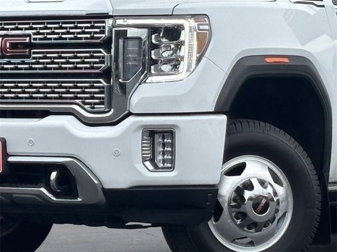 Certified 2022 GMC Sierra 3500 Denali image 2