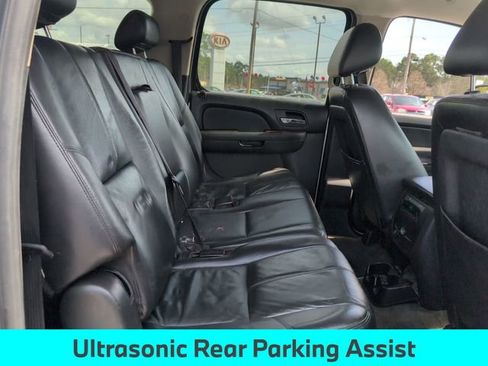 Used 2010 Chevrolet Suburban LT image 27